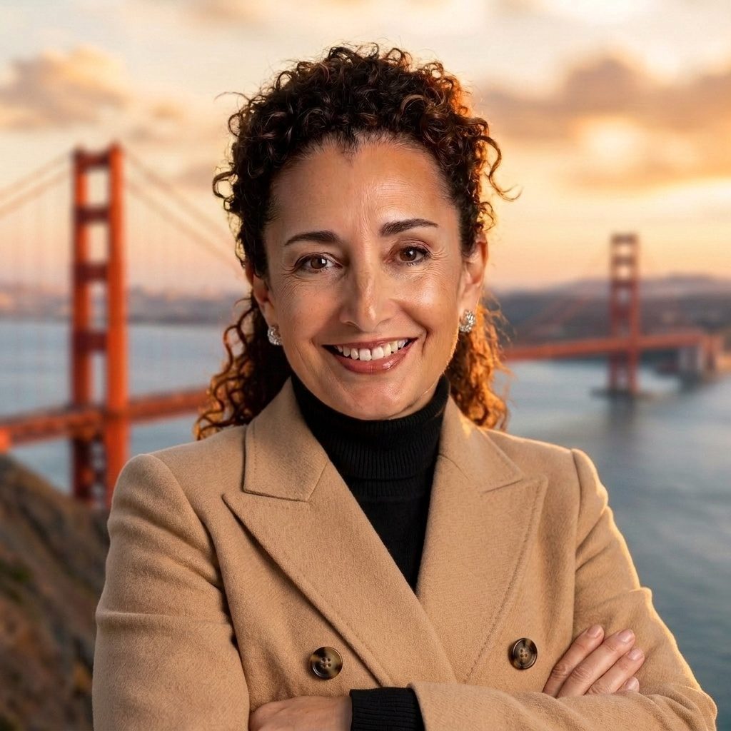Roxanne GG bridge headshot